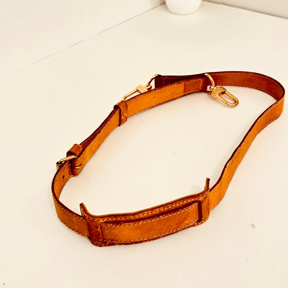 Louis Vuitton strap purse/bag holder tan - Picture 6 of 9